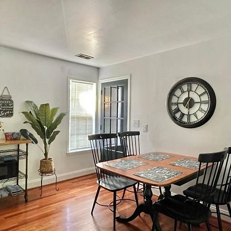 Brand New, Cozy, Modern, One-Bedroom Apartment Falls Church Exterior photo