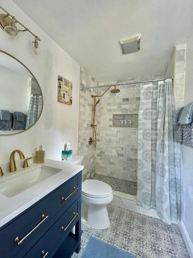 Brand New, Cozy, Modern, One-Bedroom Apartment Falls Church Exterior photo
