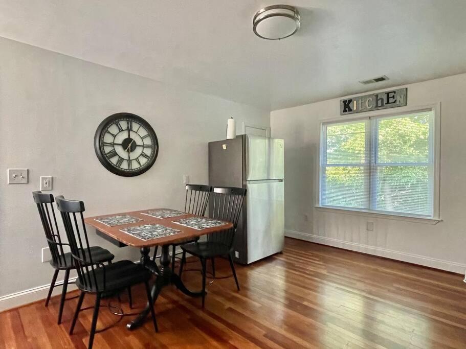 Brand New, Cozy, Modern, One-Bedroom Apartment Falls Church Exterior photo