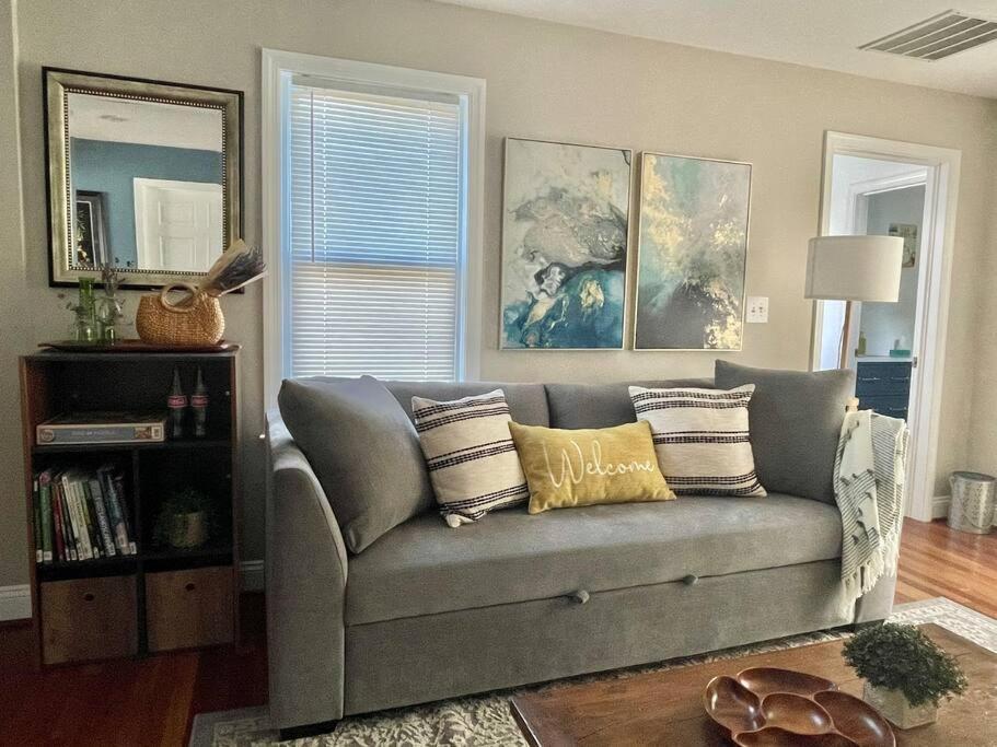 Brand New, Cozy, Modern, One-Bedroom Apartment Falls Church Exterior photo